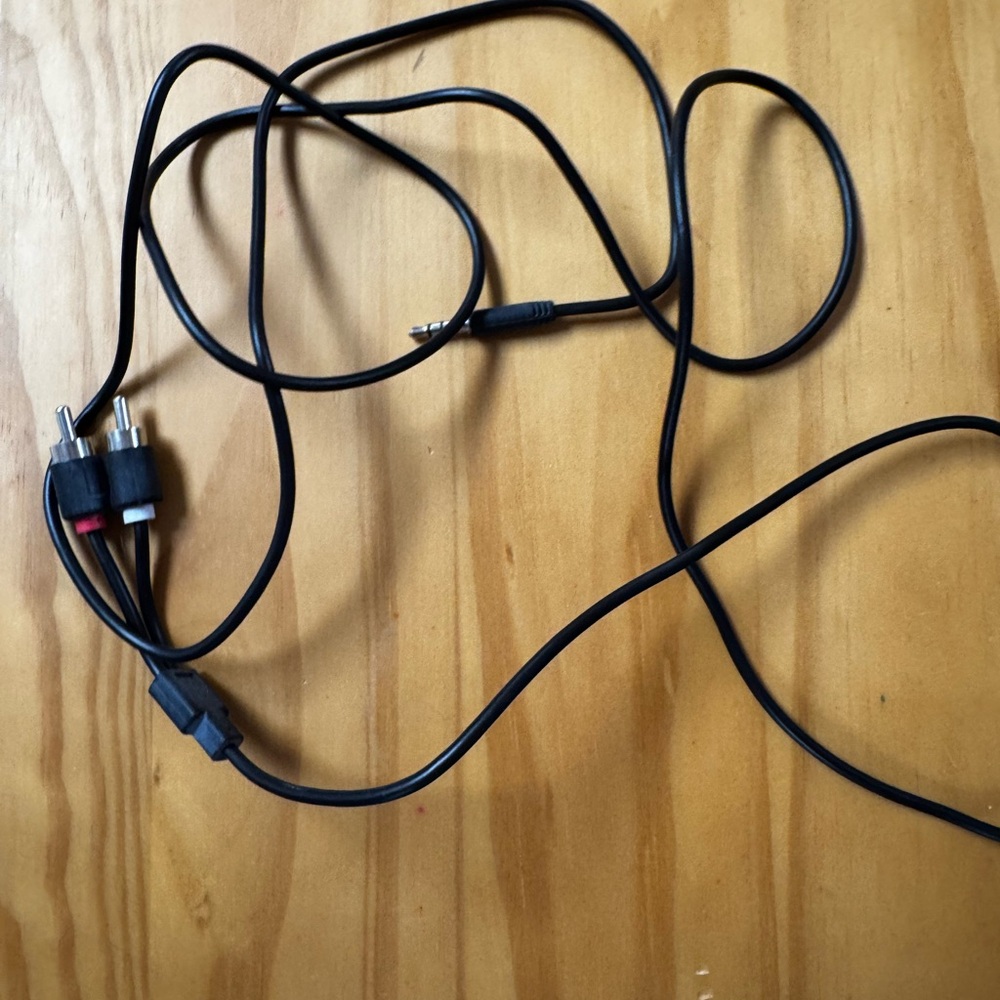 Black Audio Cable for MP3 & MP4 Players